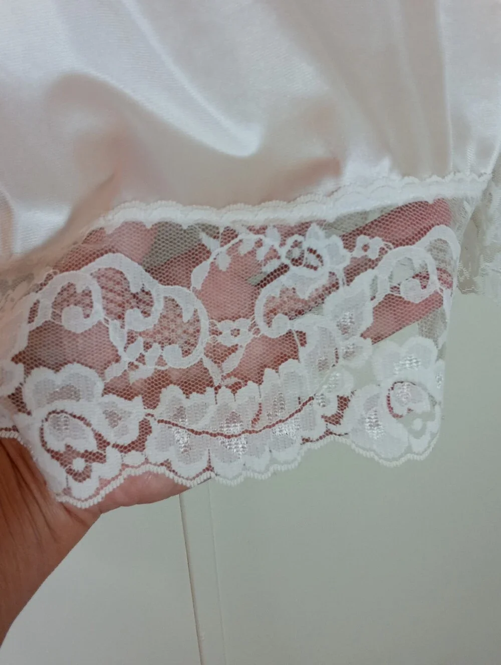 Vassarette XL Creamy White Gorgeous Half Slip